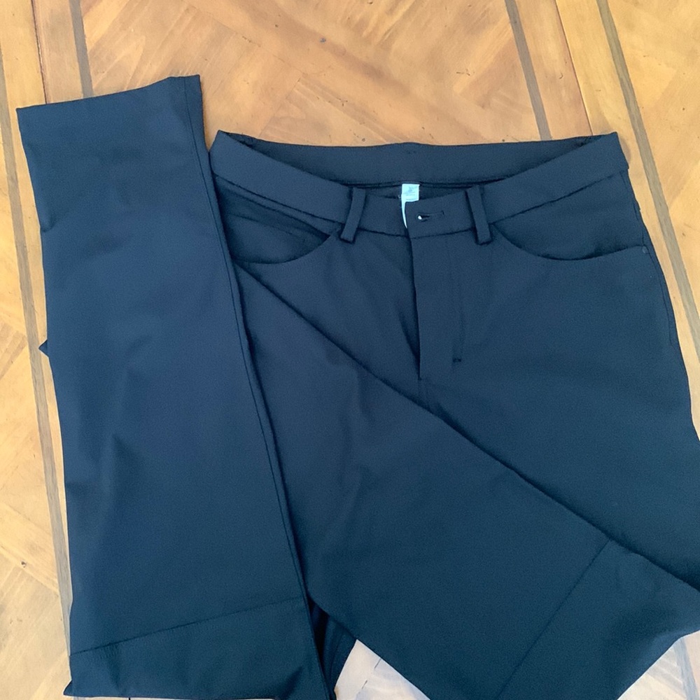 Lululemon’s Athletica pants, Mens Size 30, Black Pants
